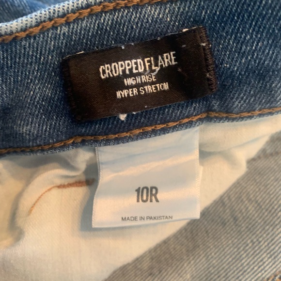 Express Medium Wash Raw Hem Straight Leg Jeans Distressed Denim Women’s Size 10R - Picture 2 of 5